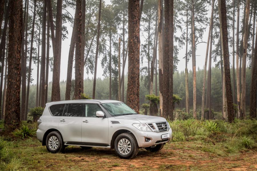  Nissan Patrol (Y62) 2017 года  (ZA) (фото 16 из 19)